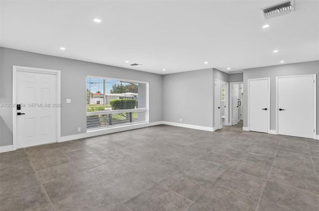 1320 SE 10th St, Deerfield Beach, FL 33441