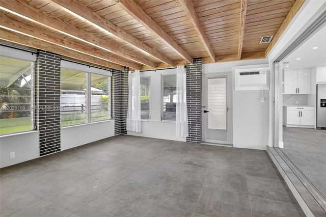 1320 SE 10th St, Deerfield Beach, FL 33441