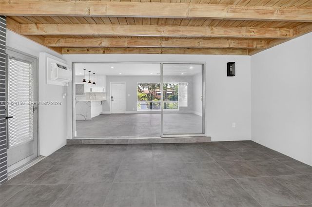 1320 SE 10th St, Deerfield Beach, FL 33441