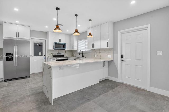 1320 SE 10th St, Deerfield Beach, FL 33441