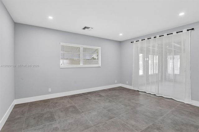 1320 SE 10th St, Deerfield Beach, FL 33441