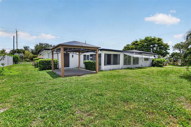 1320 SE 10th St, Deerfield Beach, FL 33441