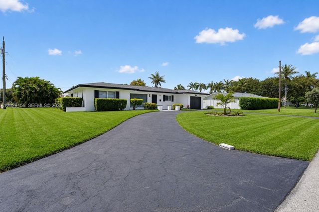 1320 SE 10th St, Deerfield Beach, FL 33441