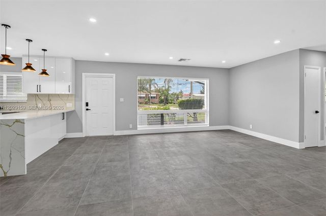 1320 SE 10th St, Deerfield Beach, FL 33441