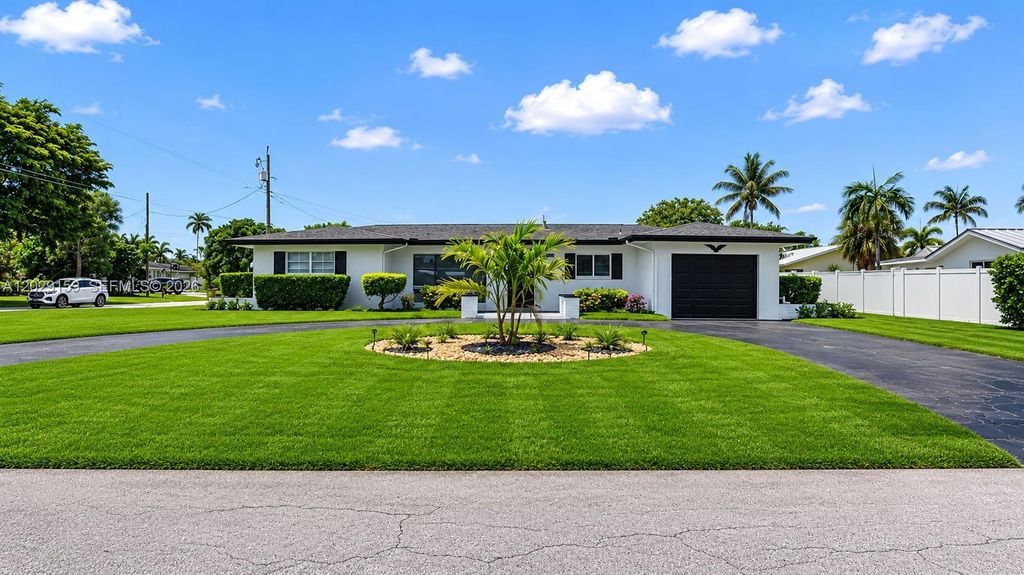 1320 SE 10th St, Deerfield Beach, FL 33441