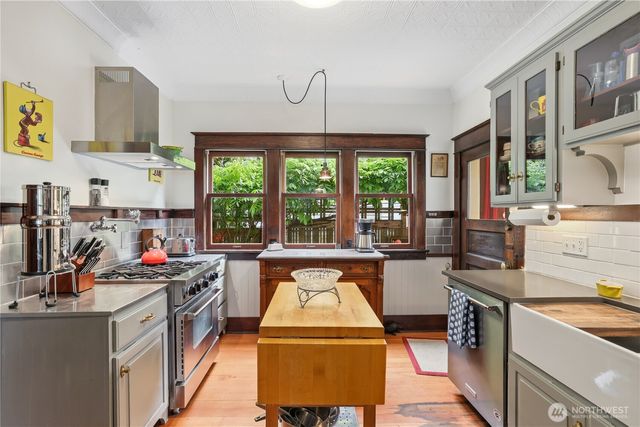 1912 N Steele Street, Tacoma, WA 98406