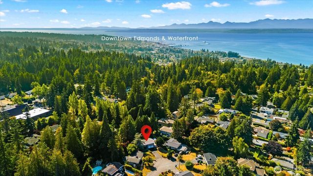 8614 193rd Place SW, Edmonds, WA 98026
