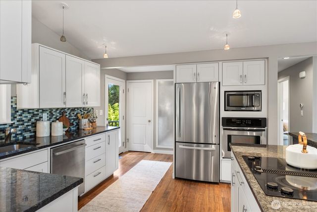 8614 193rd Place SW, Edmonds, WA 98026