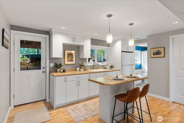 8614 193rd Place SW, Edmonds, WA 98026