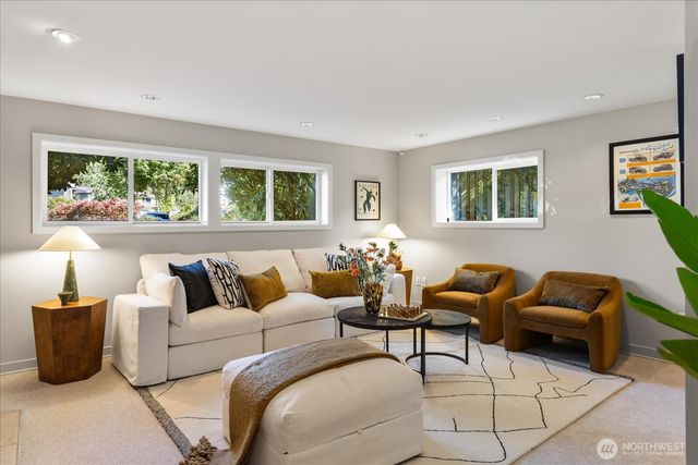 8614 193rd Place SW, Edmonds, WA 98026