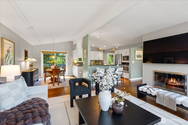 8614 193rd Place SW, Edmonds, WA 98026