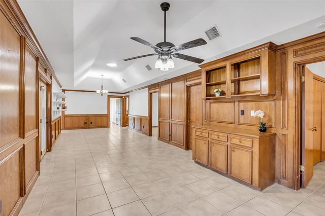 11651 Twain Drive, Montgomery, TX 77356