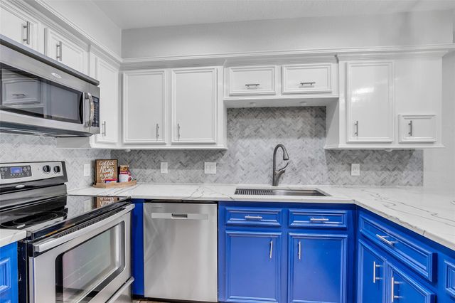 11651 Twain Drive, Montgomery, TX 77356