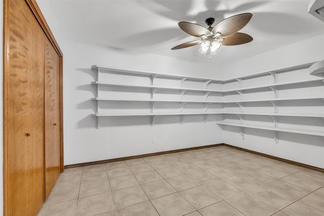 11651 Twain Drive, Montgomery, TX 77356