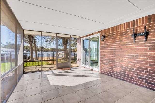 11651 Twain Drive, Montgomery, TX 77356