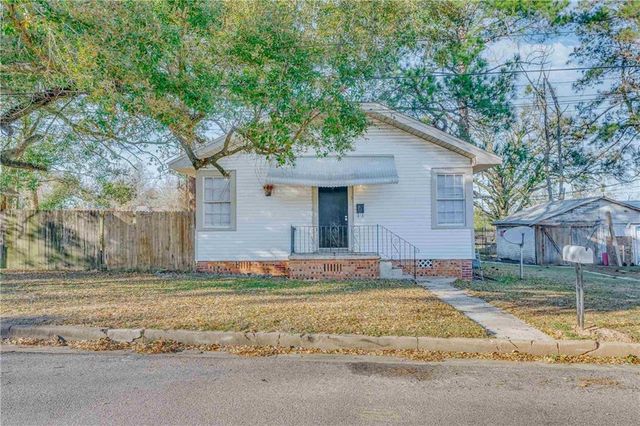 3 Canal Street, Chickasaw, AL 36611