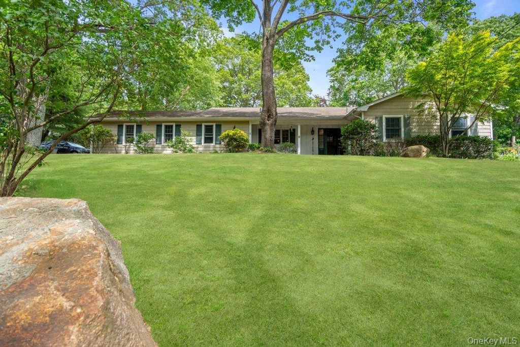 9 Dillmont Drive, Smithtown, NY 11787 — exterior
