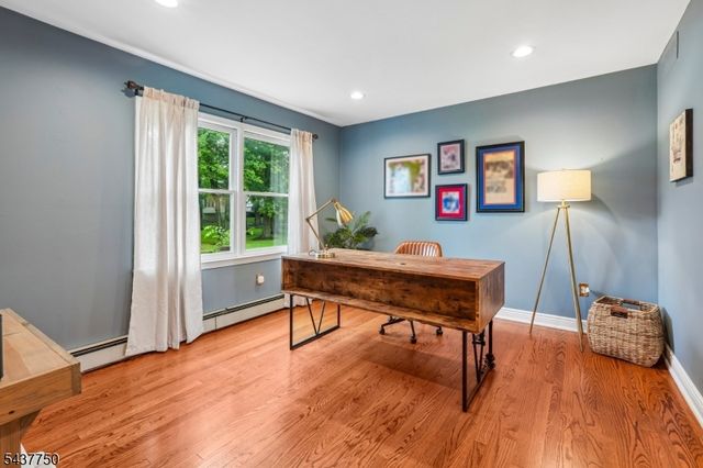 1 York Pl, North Caldwell Boro, NJ 07006