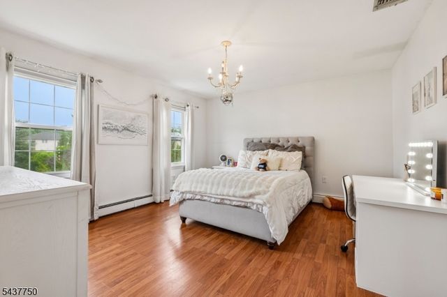 1 York Pl, North Caldwell Boro, NJ 07006