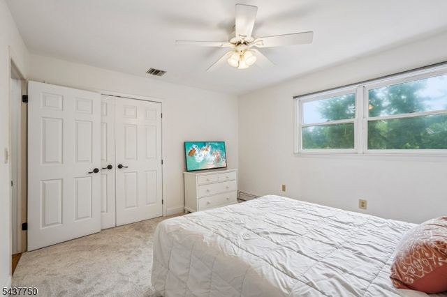 1 York Pl, North Caldwell Boro, NJ 07006