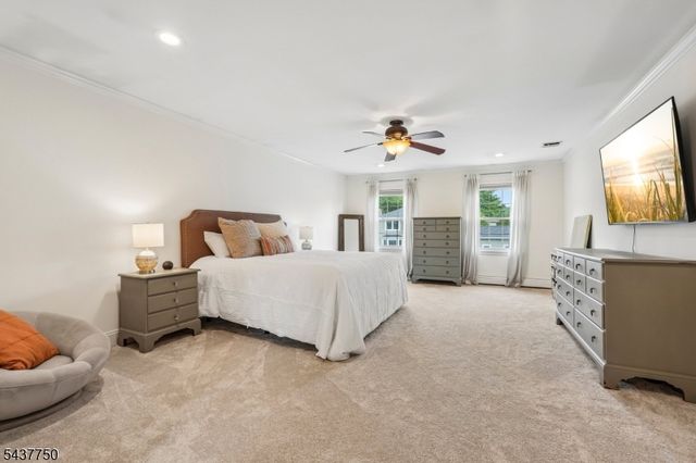 1 York Pl, North Caldwell Boro, NJ 07006