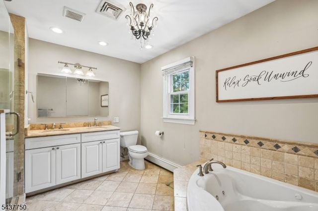 1 York Pl, North Caldwell Boro, NJ 07006