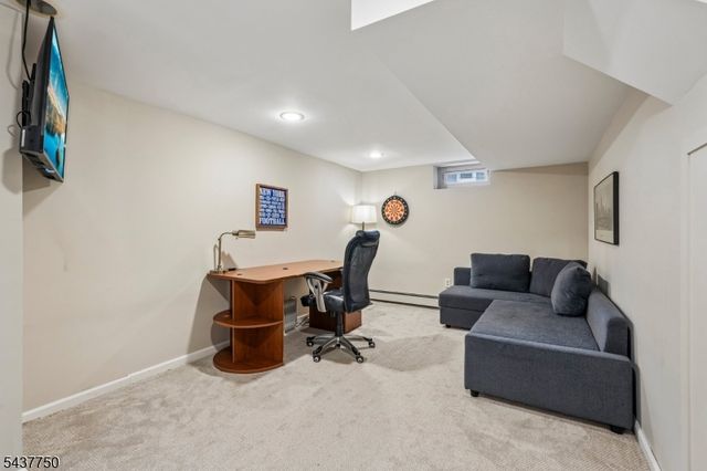 1 York Pl, North Caldwell Boro, NJ 07006