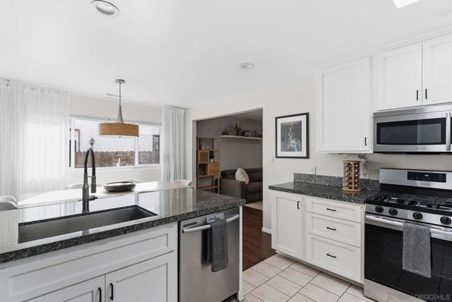 6652 Archwood Ave, San Diego, CA 92120