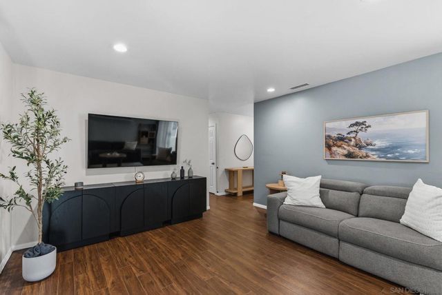 6652 Archwood Ave, San Diego, CA 92120