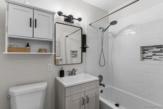 6652 Archwood Ave, San Diego, CA 92120