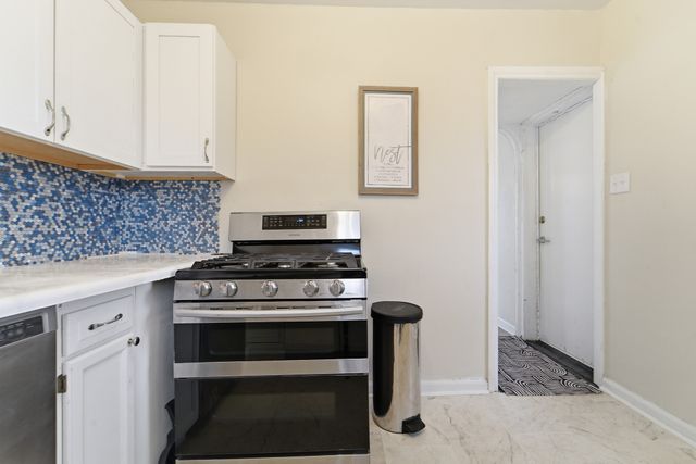 3200 Oxford Street, Des Moines, IA 50313