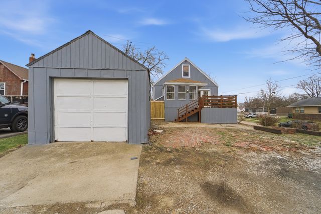 3200 Oxford Street, Des Moines, IA 50313