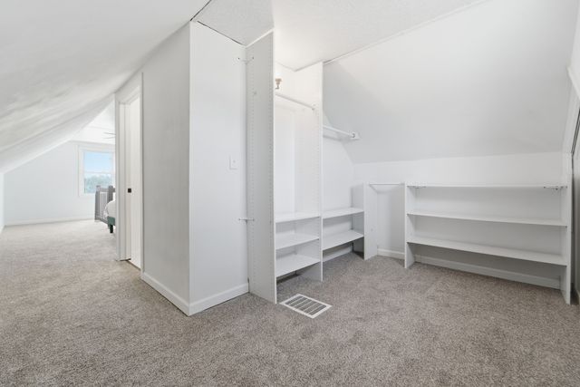 3200 Oxford Street, Des Moines, IA 50313