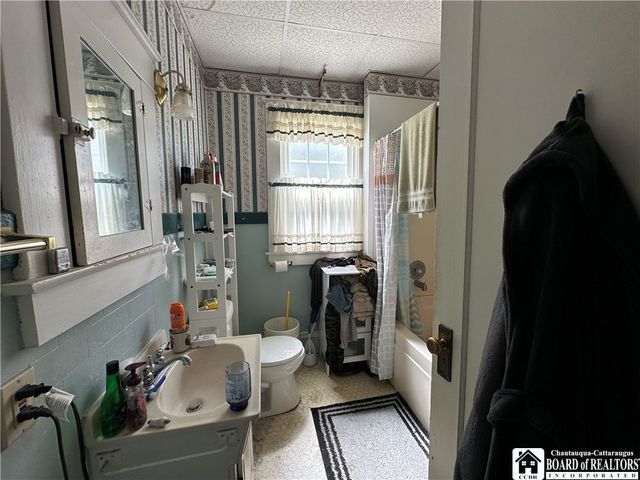 71 Myrtle Street, Jamestown, NY 14701