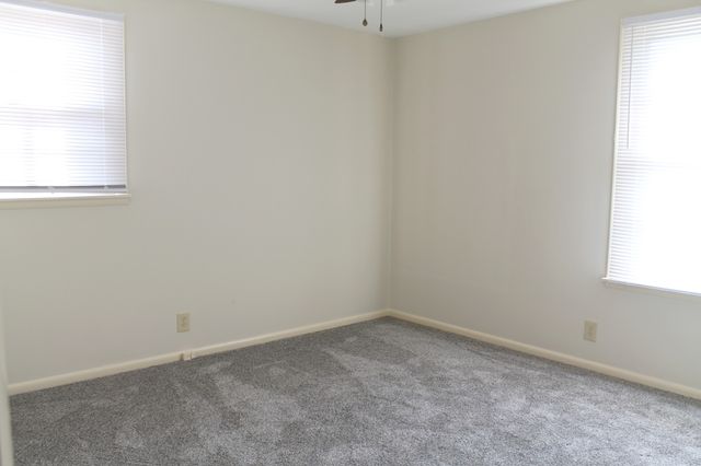 1008B Center Point Rd, Hendersonville, TN 37075