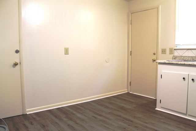 1008B Center Point Rd, Hendersonville, TN 37075