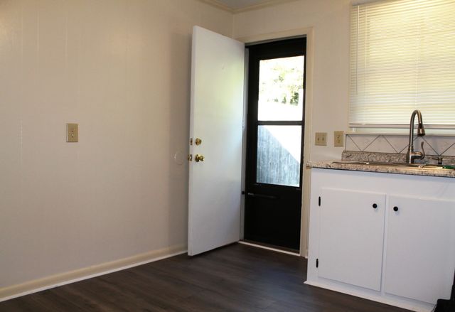 1008B Center Point Rd, Hendersonville, TN 37075