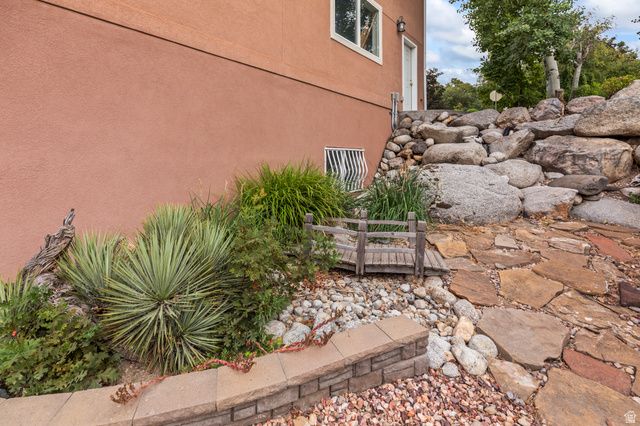 8908 S COBBLE CANYON CIR, Sandy, UT 84093