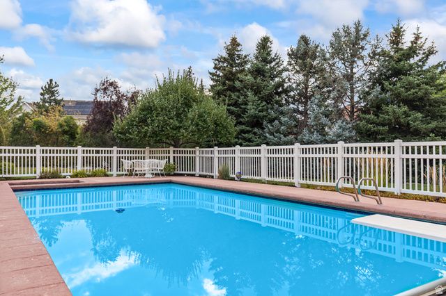 8908 S COBBLE CANYON CIR, Sandy, UT 84093