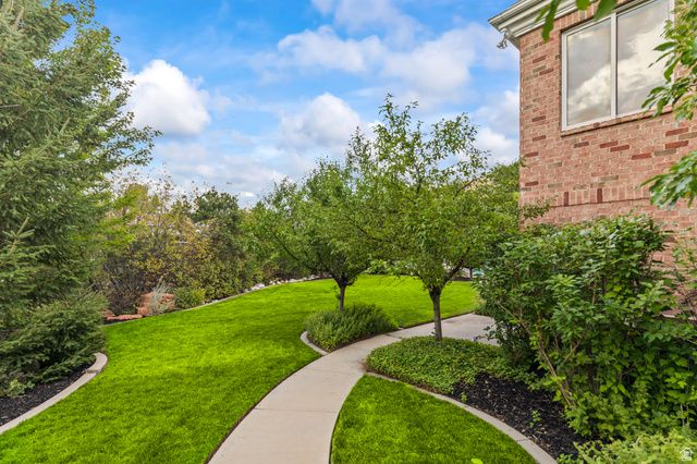 8908 S COBBLE CANYON CIR, Sandy, UT 84093