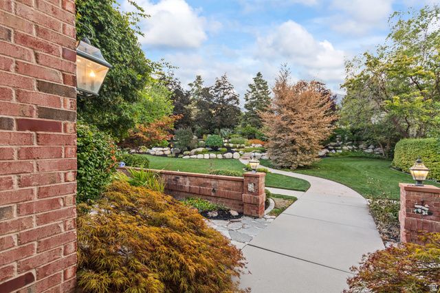 8908 S COBBLE CANYON CIR, Sandy, UT 84093