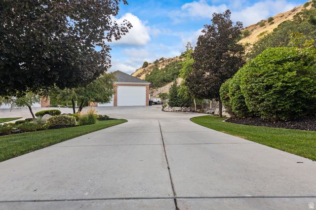 8908 S COBBLE CANYON CIR, Sandy, UT 84093