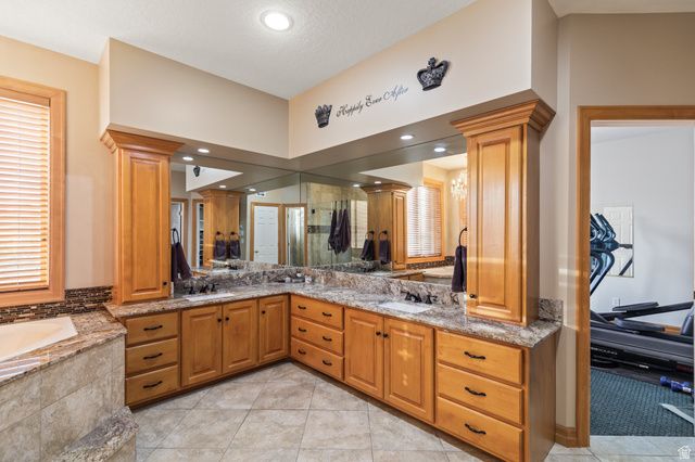 8908 S COBBLE CANYON CIR, Sandy, UT 84093