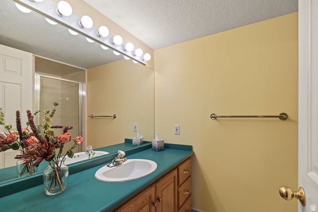 8908 S COBBLE CANYON CIR, Sandy, UT 84093