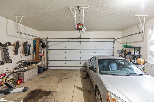 8908 S COBBLE CANYON CIR, Sandy, UT 84093
