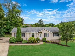 117 Hillcrest Rd, Penn Twp, PA 16053