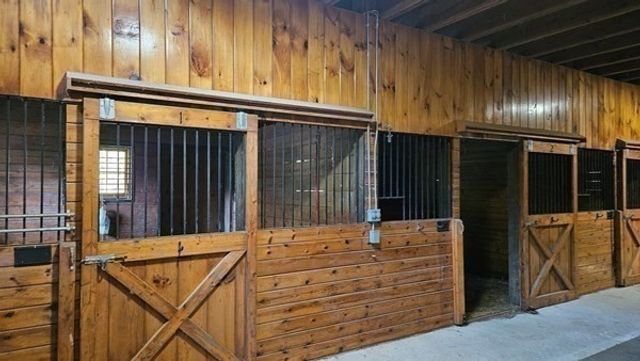 288 High Street, Uxbridge, MA 01569