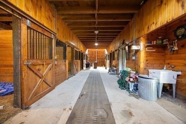 288 High Street, Uxbridge, MA 01569