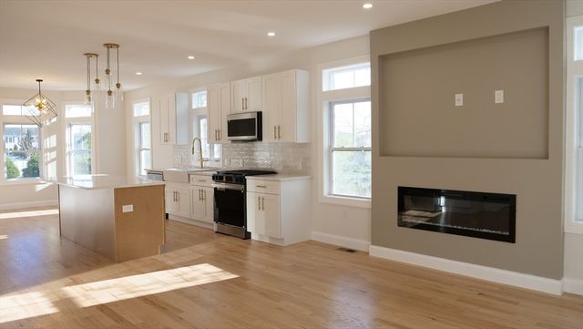 10 Banks St, Brockton, MA 02302