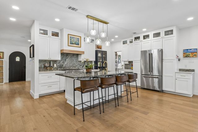 5526 Mercedes Avenue, Dallas, TX 75206